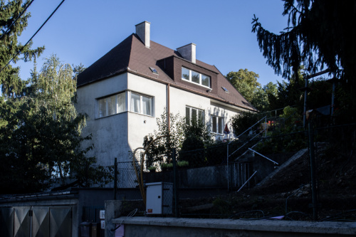 Vila ing. Weisza. Prvá republika. Bartoňova ulica. Zdroj info - register-architektury.sk