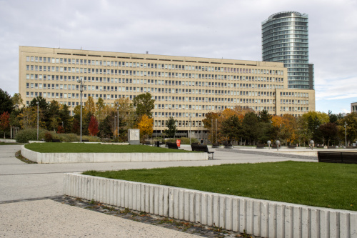 Bývalý poštový palác, neskôr ministerstvo dopravy. 1946 - 1951. Námestie slobody. Zdroj info - zoznam pamätihodností