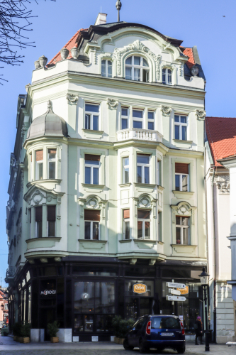 Bytový dom. Začiatok 20. storočia. Laurinská ulica. Zdroj info - PÚ SR