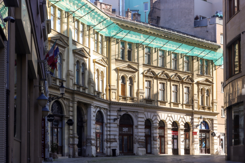 Bytový dom. 19. storočie. Laurinská ulica. Zdroj info - PÚ SR