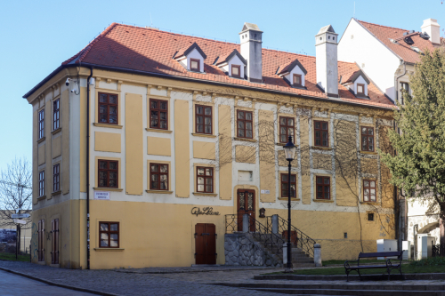 Meštiansky dom. 18. storočie. Rudnayovo námestie. Zdroj info - PÚ SR
