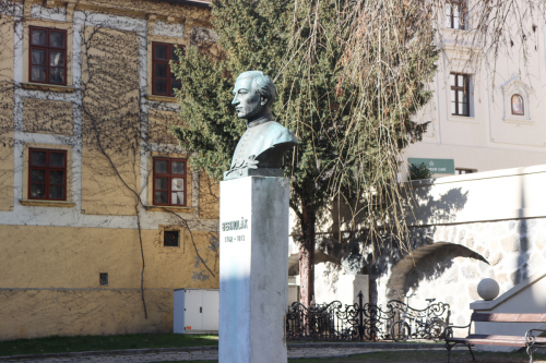 Busta Antona Bernoláka. Prvá republika. Rudnayovo námestie. Zdroj info - PÚ SR