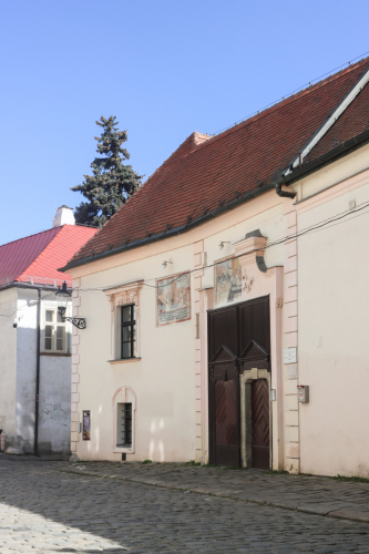 Meštiansky dom. Pôvodne 13.-14. storočie. Kapitulská ulica.