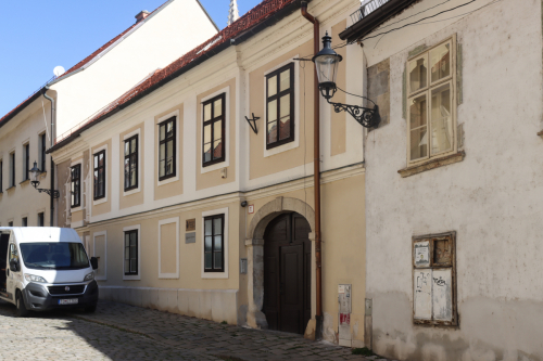 Meštiansky dom. 18. storočie. Kapitulská ulica. Zdroj info - PÚ SR