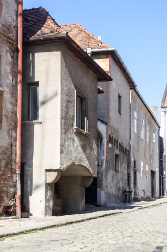 Malý Prepoštský dom. 15.-16. storočie. Kapitulská ulica. Zdroj info - PÚ SR