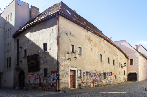Meštiansky dom. Pôvodne 14. storočie. Klariská / Farská ulica.