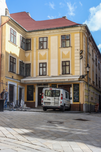 Meštiansky dom. Pôvodne pred rokom 1411. Michalská ulica. Zdroj info - PÚ SR