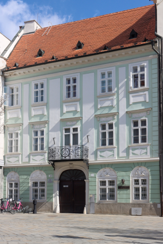 Meštiansky dom. Pôvodne 15. storočie. Františkánske námestie. Zdroj info - PÚ SR