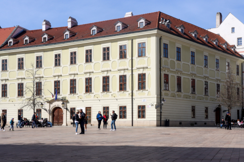 Miestodržiteľský palác. 18. storočie. Hlavné námestie. Zdroj info - PÚ SR