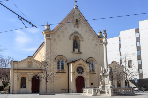 Kostol sv. Štefana Kráľa (kapucínsky). 18. storočie. Župné námestie. Zdroj info - PÚ SR