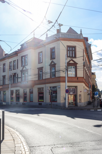 Kaviareň Drobek. Pred rokom 1929. Mlynské nivy. Zdroj info - PÚ SR