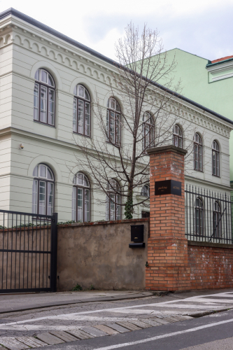 Bývalá neologická židovská škola. 19. storočie. Zochova ulica. Zdroj info - PÚ SR a Jewish Bratislava