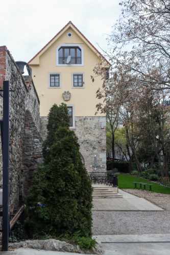 Zvyšok Pálffyho paláca. 17. storočie. Zámocká ulica. Zdroj info - PÚ SR