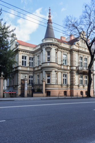 Vila. 19. storočie. Štefánikova ulica. Zdroj info - PÚ SR