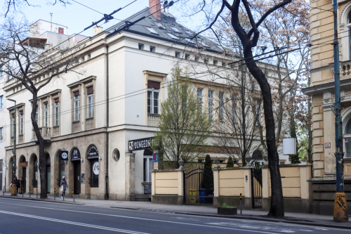Bytový dom. Prvá republika. Štefánikova ulica. Zdroj info - PÚ SR
