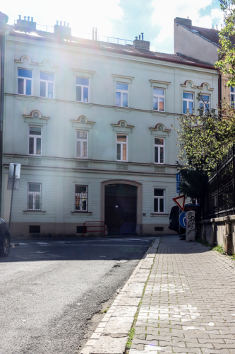 Bytový dom. 19. storočie. Kozia ulica. Zdroj info - PÚ SR