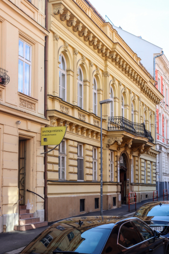 Bytový dom. 19. storočie. Kozia ulica. Zdroj info - PÚ SR