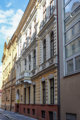 Bytový dom. 19. storočie. Podjavorinskej ulica. Zdroj info - PÚ SR