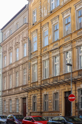 Bytový dom. 19. storočie. Podjavorinskej ulica. Zdroj info - PÚ SR