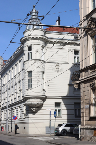Bytový dom. Po roku 1895. Sládkovičova ulica. Zdroj info - PÚ SR