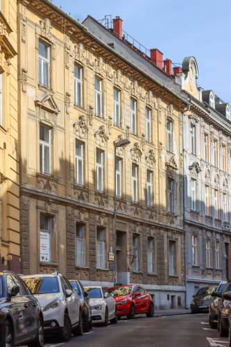 Bytový dom. 19. storočie až začiatok 20. storočia. Ulica Mateja Bela. Zdroj info - PÚ SR