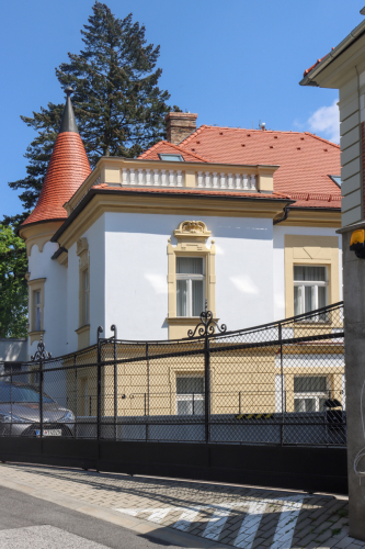 Vila. Roky 1900 - 1915. Vlčkova ulica. Zdroj info - PÚ SR