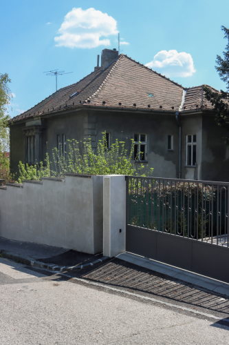 Vila. 19. storočie. Godrova ulica. Zdroj info - PÚ SR