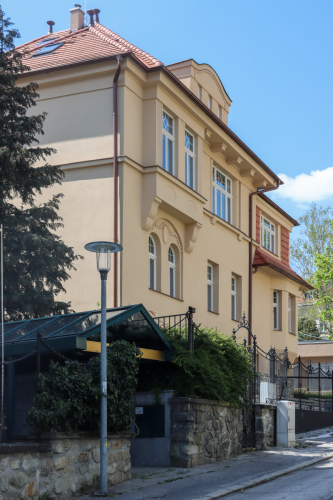 Vila Antona Tischa. Začiatok 20. storočia. Zrínskeho ulica. Zdroj info - PÚ SR