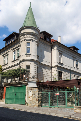 Vila. Roky 1910 - 1920. Holubyho ulica. Zdroj info - PÚ SR