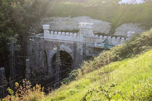 Železničný tunel. 19. storočie. Pražská ulica. Zdroj info - PÚ SR