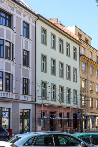Bývalý robotnícky dom, neskôr bábkové divadlo. Prvá republika. Dunajská ulica. Zdroj info - PÚ SR