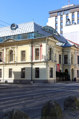 Bytový dom. 19. storočie. Dunajská ulica. Zdroj info - PÚ SR