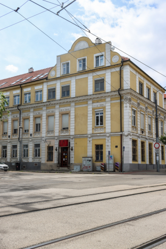 Bytový dom. Po roku 1895. Štefanovičova ulica. Zdroj info - PÚ SR