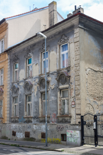 Bytový dom. Začiatok 20. storočia. Leškova ulica. Zdroj info - PÚ SR