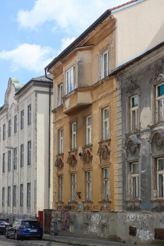 Bytový dom. Začiatok 20. storočia. Leškova ulica. Zdroj info - PÚ SR