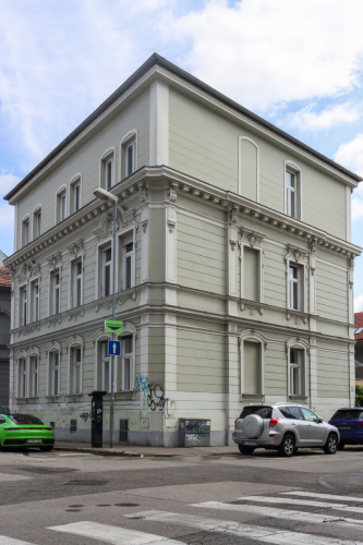 Bytový dom. 19. storočie. Leškova ulica. Zdroj info - PÚ SR