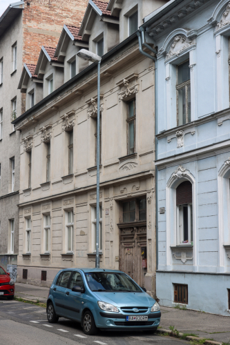Bytový dom. 19. storočie. Čajkovského ulica. Zdroj info - PÚ SR