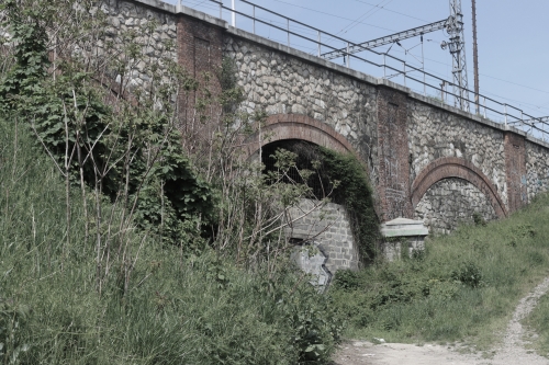 Most na peštianskej trati. 19. storočie. Dobšinského / Karpatská ulica. Zdroj - mestský zoznam pamätihodností