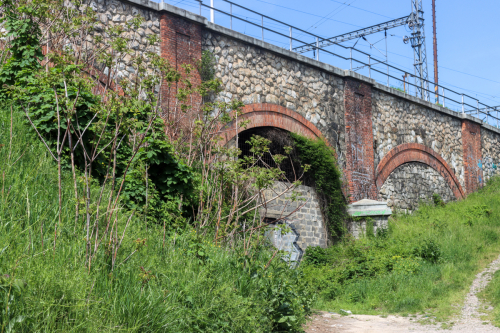 Most na peštianskej trati. 19. storočie. Dobšinského / Karpatská ulica. Zdroj - mestský zoznam pamätihodností