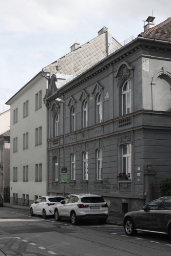 Bytový dom. 19. storočie. Leškova ulica. Zdroj info - PÚ SR