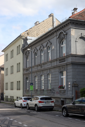 Bytový dom. 19. storočie. Leškova ulica. Zdroj info - PÚ SR