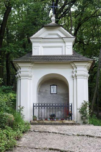 VI. zastavenie kalvárie. Pražská ulica. Zdroj info - mestský zoznam pamätihodností