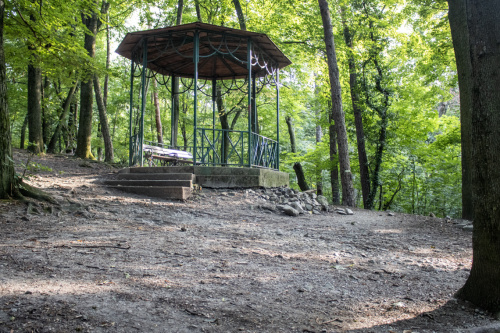 Horský park (19. storočie) s altánkom zo začiatku 20. storočia. Zdroj info - PÚ SR